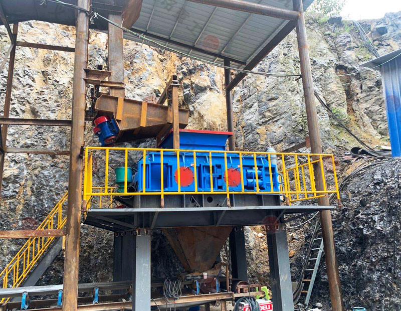 江西對輥制砂機(jī)時(shí)產(chǎn)100噸安裝現(xiàn)場