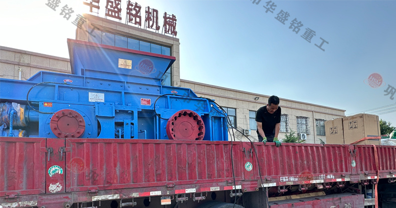 液壓對輥制砂機(jī)